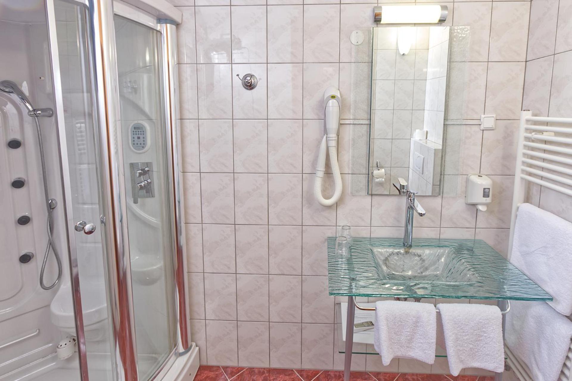 Creina Hotel