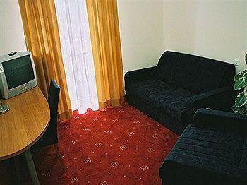 Creina Hotel