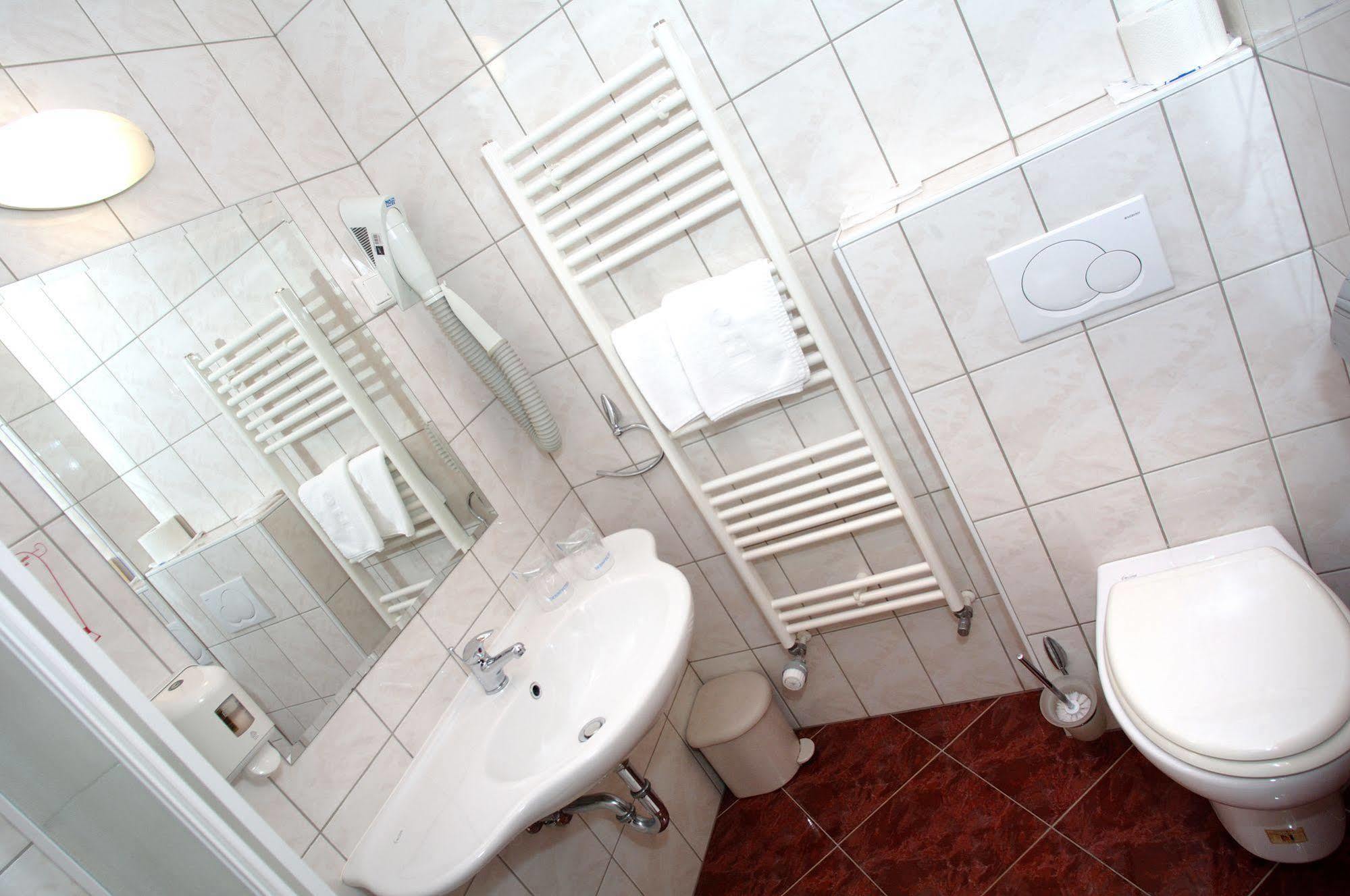 Creina Hotel